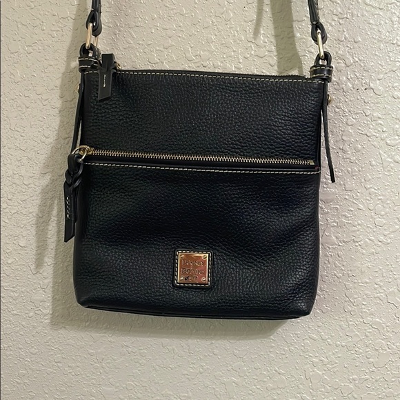 Dooney & Bourke Handbags - Dooney & Bourke Black Leather Crossbody Bag